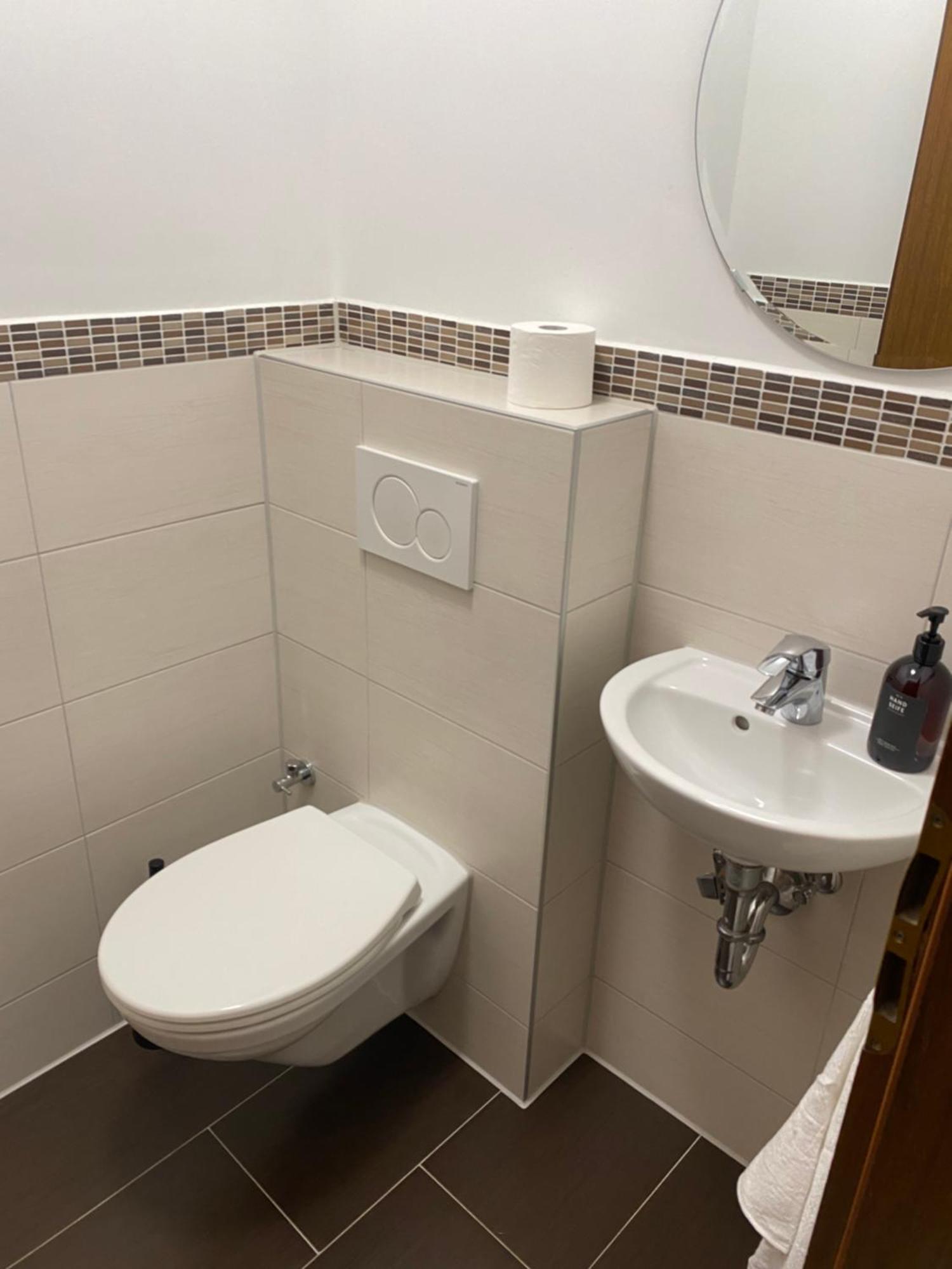 3 Zimmerwohnung Naehe Autobahn A8 Augsburg Exterior foto